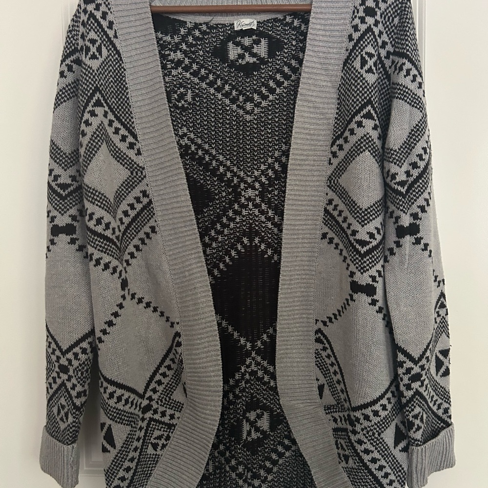 Kismet Gray and Black Geometric Cardigan
